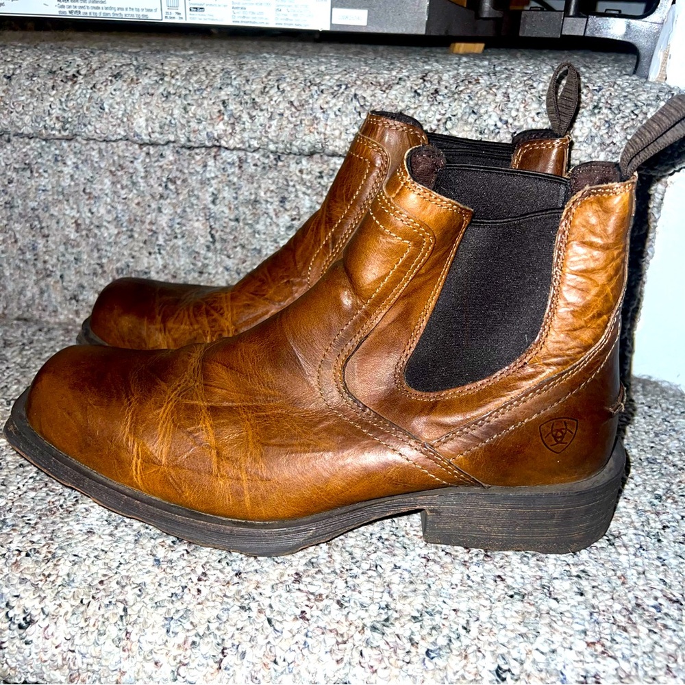 Ariat Midtown Rambler Boot Size 10.5EE (wide) Barn Brown